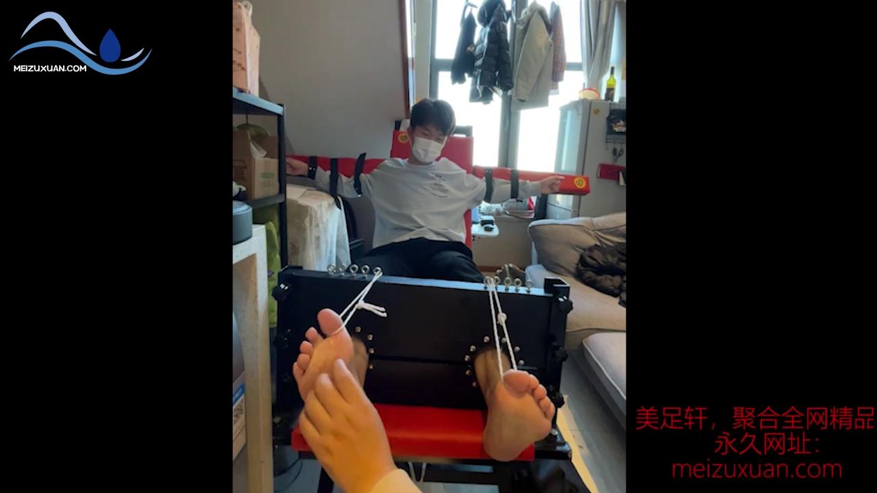 JDD69-小M弟弟的首次挠痒体验椅子篇